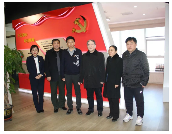 河?xùn)|區(qū)人大常委會(huì)、春華街道黨工委領(lǐng)導(dǎo)走訪永誠(chéng)世佳